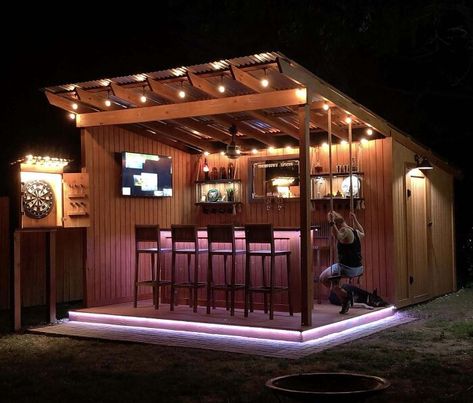 Outdoor Bar For Late Night Drinks Outdoor Bar Ideas Backyards, Backyard Bar Shed, Bar Outdoor Design, Outdoor Garden Bar, Landscaping Layout, Diy Outdoor Bar, Bar Shed, Outside Bars, Outdoor Kitchen Bars