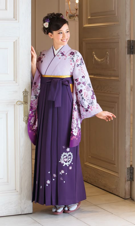 Asian Folk Wardrobe Japanese Style Dress, Furisode Kimono, Japanese Traditional Clothing, Dresses By Style, Traditional Japanese Kimono, Kimono Japan, Kimono Outfit, Mode Kimono, Japan Outfit