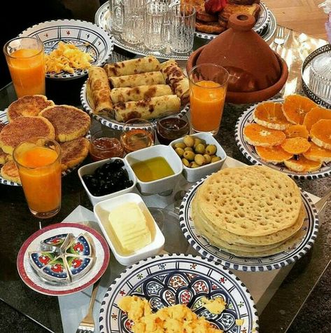 Ramadan Breakfast, Moroccan Breakfast, Morocco Food, Moroccan Cooking, Moroccan Dishes, Preserved Lemons, Moroccan Culture, Moroccan Food, Ramadan Recipes