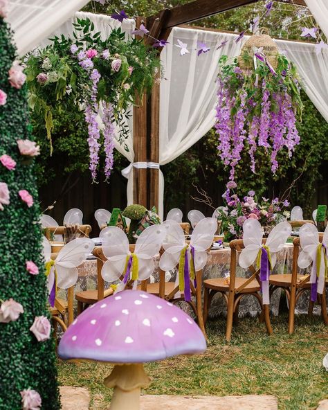 The wings on the chairs is a nice touch Enchanted Fairy Party, Fairy Party Ideas, Enchanted Forest Birthday, Fairy Garden Birthday, Magical Party, Fairy Garden Birthday Party, Garden Birthday Party, Forest Birthday, Fairy Tea Parties