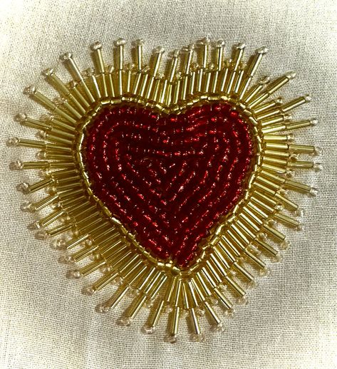 Beaded embroidery Gold Bead Embroidery, Beginner Bead Embroidery Ideas, Beading Patterns On Fabric, Beaded Embroidery Aesthetic, Sun Bead Embroidery, Christmas Beaded Embroidery, Bead Embroidery Inspiration, Cute Bead Embroidery, Beads Embroidery Patterns