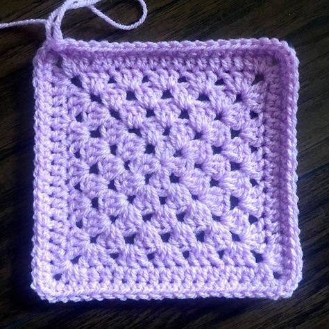 Plain Granny Square, Crochet Blanket Border, Granny Square Pattern Free, Sunburst Granny Square, Granny Square Tutorial, Granny Pattern, Granny Square Pattern, Granny Square Crochet Patterns Free, Crochet Granny Square Blanket