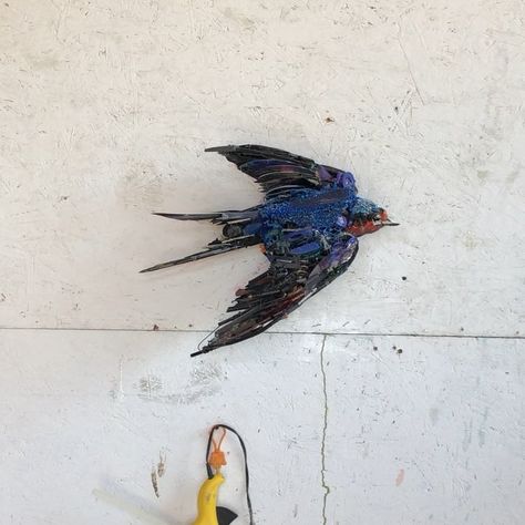 Thomas Deininger on Instagram: “Barn Swallow. DiscoRockmashup... #budlight #audobonsociety #startrek #dinokiller #oakley #highsparrow #startrekgeordi #liptonbrisk #beegees…” High Sparrow, Barn Swallow, Bird Sculpture, Bee Gees, Bud Light, Art 3d, Funny Clips, Tag Art, Star Trek