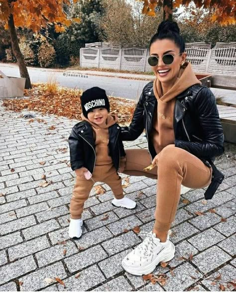 Matching Mommy Son Outfits, Mother Son Matching Outfits, Mommy Son Outfits, Mom And Son Outfits, Mom And Baby Outfits, Modele Fitness, Mommy Outfits, Mommy And Son