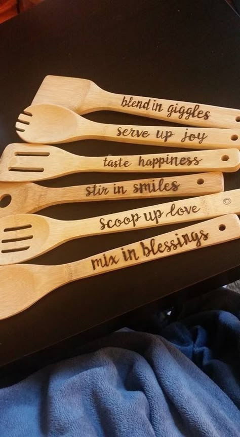 Wood Burn Spoons, Hantverk Diy, Wood Burning Projects, Dremel Projects, Woodburning Projects, Wood Burning Ideas, Laser Cut Wood Crafts, Astuces Diy, Wood Burning Crafts