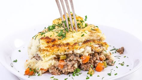 Racheal Ray, Rachel Ray Recipes, Ground Sirloin, Rachael Ray Recipes, Cheesy Mashed Potatoes, Shepherds Pie Recipe, Cast Iron Skillet Recipes, Ground Lamb, Skillet Recipes