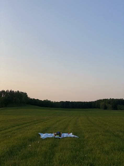 Love, picnic, sunset, vibes, aesthetic, field, cozy, summer, flowers, Picnic Playlist Cover, Sunset Vibes Aesthetic, Picnic Field, Field Picnic, Aesthetic Field, Voice Note, Picnic Pictures, Basketball Girl, Cozy Summer