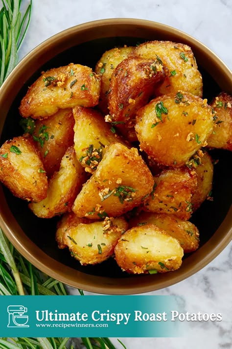 Crispy Roast Potatoes. Who doesn’t like golden chunks of potato, crisp and crunchy on the outside and soft and fluffy on the inside. They’re roasted in a garlic and rosemary infused extra virgin olive oil, then when golden they’re tossed in the fried garlic and rosemary that infused the oil Curd Cake, Pommes Anna, Rosemary Roasted Potatoes, Crispy Roast Potatoes, Crunchy Potatoes, Potatoes In Oven, Crispy Smashed Potatoes, Rosemary Potatoes, Processor Recipes