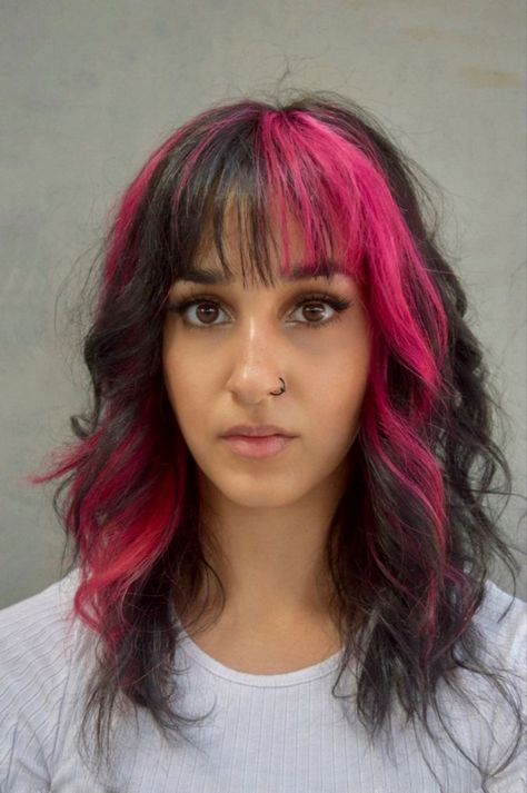 Highlight Hair Ideas, Brown And Pink Hair, Pink Hair Highlights, Red Brunette, Color Block Hair, Pink And Black Hair, Two Toned Hair, Highlight Hair, Split Dyed Hair