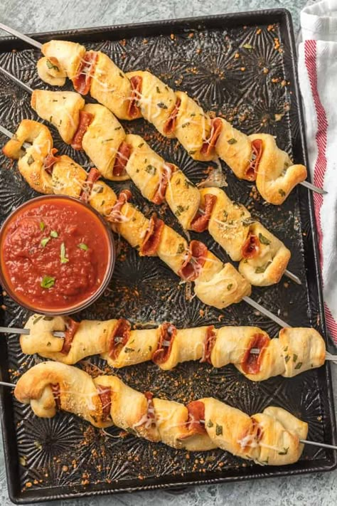 Pizza on a Stick – The Recipe Critic Pizza On A Stick, Foods On A Stick, Pizza Sticks, Stick Food, Food On A Stick, Food On Sticks, Appetizer Dishes, Crockpot Soup Recipes, Crock Pot Soup