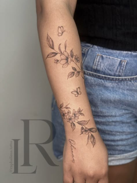 Floral Side Forearm Tattoo, Geometric Tattoo Feminine, Back Tattoo For Women, Tattoo With Meaning, Arm Wrap Tattoo, Tattoos 2024, Tattoos For Females, Leg Sleeve Tattoos, Tattoos Color