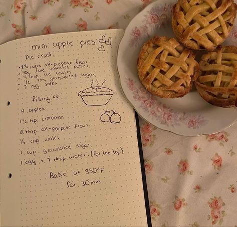 Baking Mixer Aesthetic, Aesthetic Recipes Notes, Homemade Recipe Books, Recipe Book Diy, Recipe Aesthetic, Homemade Cookbook, Mini Apple Pies, Baking Book, Apple Pies