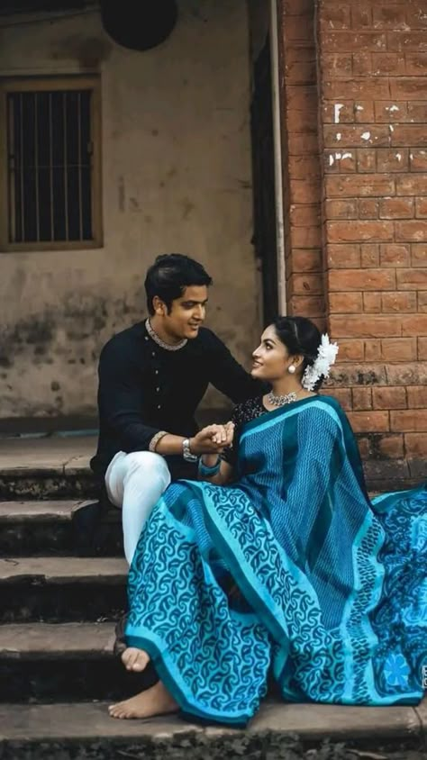 Pre Wedding Photoshoot Indoor, Engagement Portraits Poses, Pre Wedding Photoshoot Props, Indian Wedding Poses, Pre Wedding Photoshoot Outfit, Wedding Photoshoot Props, Indian Wedding Couple Photography, Pre Wedding Photoshoot Outdoor, Traditional Blouse Designs