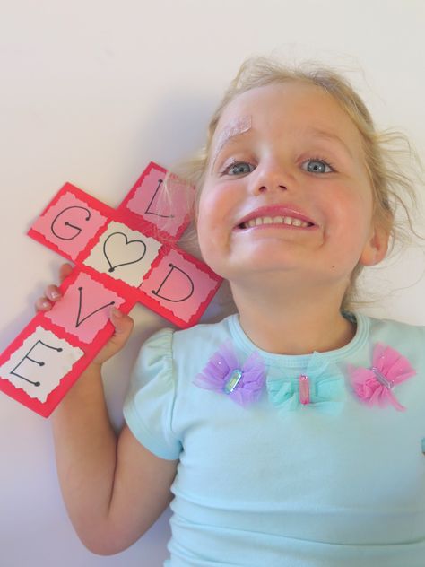 God’s Love Cross | Egglo Entertainment Easter Religious Crafts, Easter Crafts For Adults, Children's Church Crafts, Sunday School Crafts For Kids, Preschool Bible, Children Activities, Bible School Crafts, Preschool Valentines, Christian Crafts