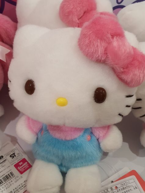 Toca Boca Hair Salon, Hello Kitty Plushie, Sanrio Aesthetic, 헬로키티 배경화면, Hello Kitty Gifts, Hello Kitty Toys, Hello Kitty Themes, Hello Kitty Aesthetic, Hello Kitty Characters