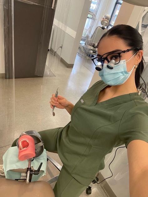 Dentist Career, Dental Assistant Study, Dentist Hygienist, Dental Hygiene Student, Dental Decay, Strong Teeth, Dental Aesthetics, Dental Hygiene School, Dentistry Student