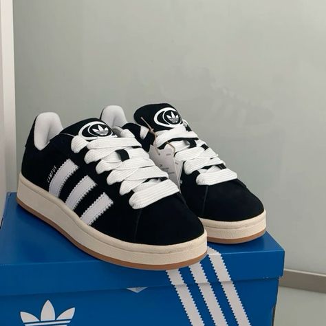 Adidas Campus Shoes, Pretty Sneakers, Trendy Shoes Sneakers, Preppy Shoes, Pretty Shoes Sneakers, All Nike Shoes, Shoes Outfit Fashion, Cute Nike Shoes, Hype Shoes