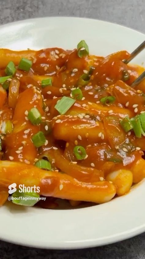 Easy Tobokki Recipe, Korean Food Recipes In India, How To Cook Tteokbokki, Veg Tteokbokki, Soy Sauce Tteokbokki, How To Make Tteokbokki Rice Cakes, Tabokkki Recipe, Tobboki Recipe, Healthy Tteokbokki