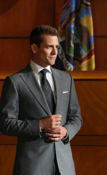 Harvey Specter Suits Outfit, Suits The Show, Business Men Aesthetic, Suits Movie, Suits Harvey Specter, Suits Cast, Suits Serie, Harvey Suits, Suits Tv Show