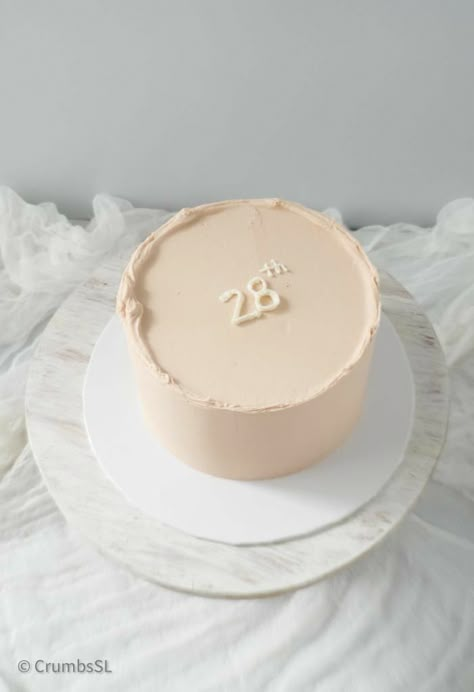 Korean Cake Ideas For Girl, Minimal Birthday Cake Ideas, Minimal Bday Cake, Birthday Cake 27 Woman, Hbd Cake Minimal, Simple 30th Birthday Cake, Birthday Cake Minimal, Birthday Cake 27, Minimal Birthday Cake