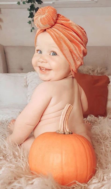 Baby Pumpkin Photos, October Baby Pictures, Fall Baby Photoshoot Ideas, Baby Pumpkin Patch Pictures, October Baby Photoshoot, Baby Thanksgiving Pictures, 8 Months Photoshoot Ideas, Fall Infant Photoshoot, Fall Baby Picture Ideas