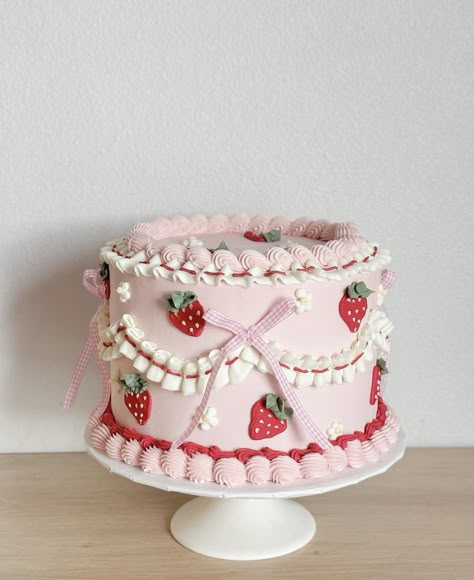 Pink Birthday Cake Strawberry, Strawberry 1st Birthday Cupcakes, 25th Birthday Strawberries, Pink Piped Cake, Strawberry And Daisy Cake, 90s Strawberry Shortcake, Berry Special Birthday, Party Strawberry Shortcake, Simple Berry First Birthday