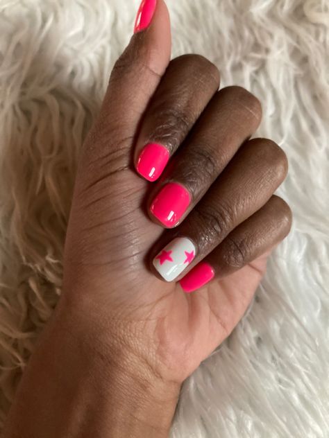 Preppy Nails Painted, Nail Ideas One Finger Design, Short Nail Designs Real Nails, Cute Back To School Nails For Kids, Short Sporty Nails, Sport Cut Nails, End Of School Nails, Really Short Summer Nails, Preppy Spring Nails