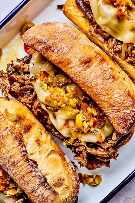 Crockpot Beef Sandwiches, Slow Cooker Beef Sandwiches, Italian Beef Sandwiches Crockpot, Slow Cooker Italian Beef Sandwiches, Crockpot Italian Beef, Italian Beef Crockpot, Italian Beef Sandwich, Italian Beef Recipes, Slow Cooker Italian