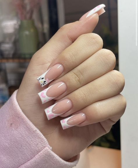 March Nails Ideas, Paznokcie Hello Kitty, Cow Print Design, Disney Acrylic Nails, Manicured Nails, March Nails, Black And White Cow, Nails Trend, Spring Acrylic Nails