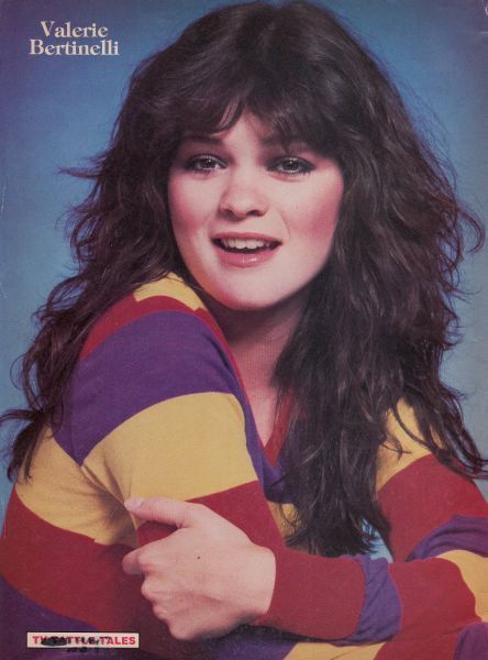 Valerie Bertinelli shag haircut Valerie Bertinelli Hairstyles, 80's Hairstyles, Brown With Caramel Highlights, Hot In Cleveland, Wolfgang Van Halen, Punk 90s, Touched By An Angel, Valerie Bertinelli, 80s Women