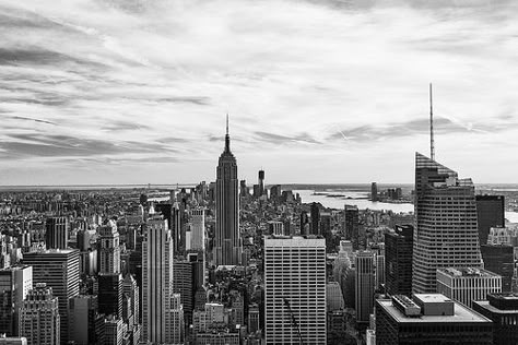 New York City Macbook Wallpaper Aesthetic High Quality Nyc, Nyc Mac Wallpaper, Black And White Wallpaper Landscape, New York Mac Wallpaper, Not Blurry Laptop Wallpaper, New York Background Laptop, Mac Wallpaper Black And White, New York Laptop Wallpaper Aesthetic, Classy Macbook Wallpaper