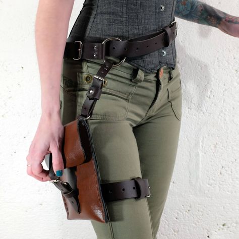 Leg Harness Bag, Fitted Harness With Belt For Cosplay, Drow Rogue, Thigh Strap Knife Holder, Leather Thigh Harness, Adventure Equipment, Thigh Harness, Dagger Holster Thigh, Fantasy Leather Belt Pouch