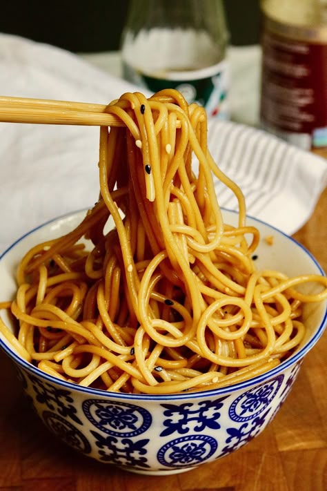 Habatchi Noodle Recipe, Hibachi Noodles, Vegan Noodles Recipes, Japanese Noodle Dish, Hibachi Recipes, Teriyaki Noodles, Japanese Hibachi, Noodles Japanese, Japanese Steakhouse