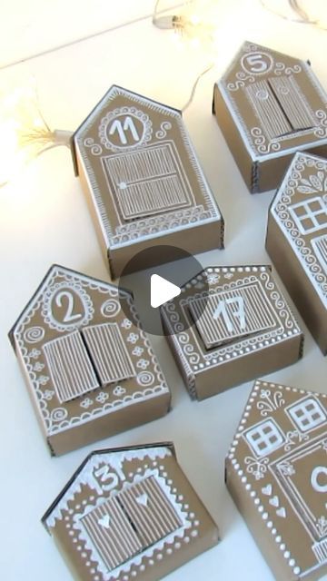 Easy Diy Christmas Advent Calendar, Paper Craft Advent Calendar, Diy Advent Calendar Cardboard, Diy Cardboard Advent Calendar, Cardboard Box Crafts Christmas, How To Make A Advent Calendar, Gingerbread House Advent Calendar, Christmas Crafts With Cardboard, How To Make Advent Calendar