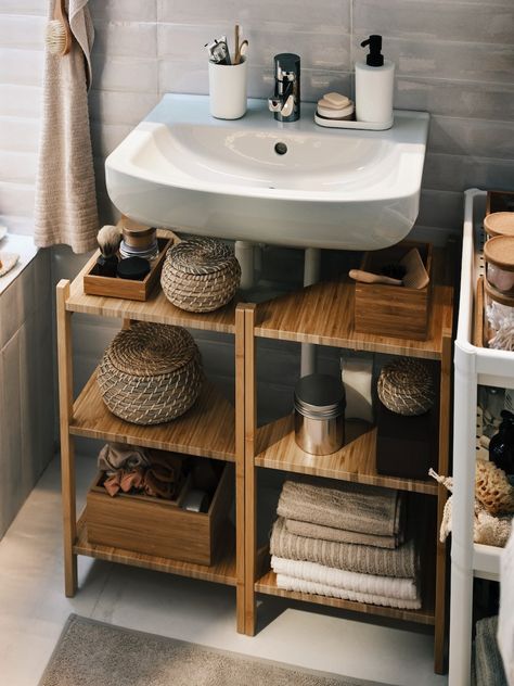 Getting enough storage in a small bathroom is all about making smart use of every inch. Some shelves under the wash-basin, a large mirror cabinet, a trolley or some new hooks and hangers are all quick fixes that easily can be made to help keep your things nice and tidy.

#myIKEA #bathroominspo #bathroomideas #badezimmer #bad #stroage #organisation #aufbewahrung #badezimmerideen #interior #design #skandi #scandinavian #homeinspo #ikea #ikeastorage #smallbathrooms #einrichtungsideen #tidy #ikea Ragrund Ikea, Under Sink Storage Ideas, Under Sink Shelves, Ikea Small Spaces, Bathroom Shelving Unit, Bathroom Under Sink, Sink Shelf, Ikea Bathroom, Under Sink Storage