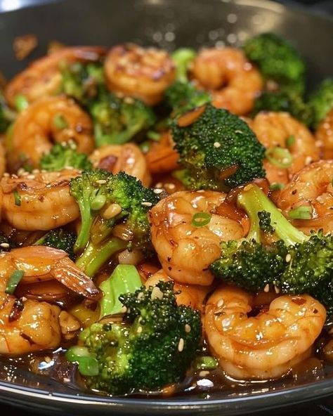 Shrimp and Broccoli Stir Fry in Garlic Sauce Shrimp Broccoli Stir Fry, Recipes Shrimp, Shrimp And Broccoli, Diet Recipes Easy, Broccoli Stir Fry, Cajun Cooking, Baked Vegetables, Salad With Sweet Potato, Fried Shrimp