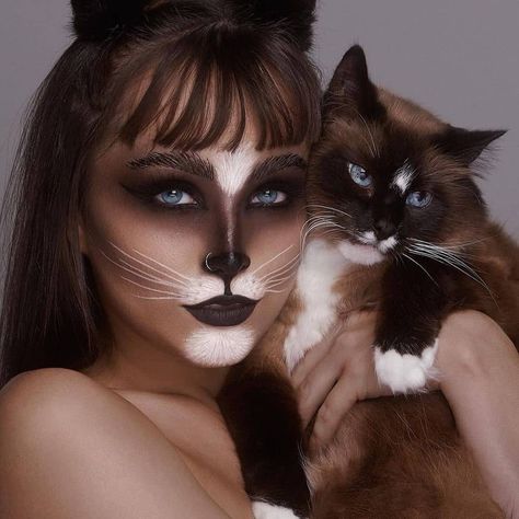 Cat Wiskers Makeup, Animal Nose Makeup, Calico Cat Makeup, Realistic Cat Makeup, Cat Nose Makeup, White Cat Makeup, Coffee Eyeshadow, Animal Makeup Looks, Halloween Face Art