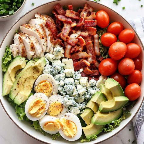 Egg And Bacon Salad, Classic Cobb Salad, Avocado Eggs, Egg And Bacon, Salad Lettuce, Red Wine Vinaigrette, Salad With Chicken, Bacon Avocado, Bacon Salad