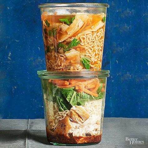 Teriyaki Chicken Noodle Soup Deli Chicken Recipes, Make With Rotisserie Chicken, Teriyaki Chicken Noodles, Mason Jar Soup, Mason Jar Lunch, Cheap Lunch, Soup In A Jar, Soup Chicken, Ramen Noodle Recipes