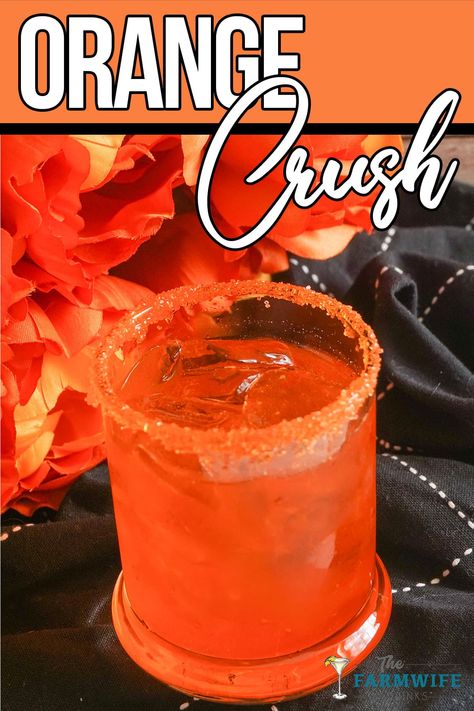 Orange Mixed Drinks Alcohol, Orange Alcohol Drink, Orange Liquor Drinks, Orange Soda Aesthetic, Orange Drinks Alcohol, Orange Cocktail Recipes, Orange Foods For Color Party, Orange Alcoholic Drinks, Orange Crush Drink