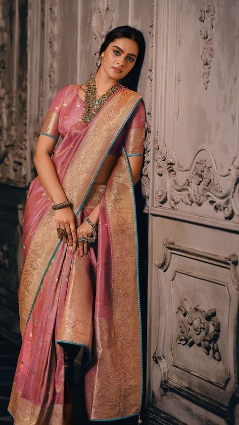 Function Saree, Silk Saree Bollywood, Saree Function, Sarees South Indian, Saree Wearing Styles, Simple Saree Designs, Bridal Sarees South Indian, Indian Bride Outfits, Saree Bollywood