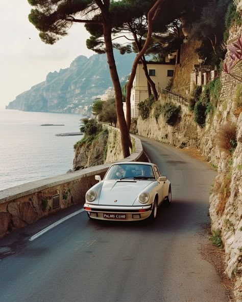 Amalfi Coast Italy Aesthetic, Thelma And Louise, Old Vintage Cars, Mediterranean Coast, Vintage Porsche, Getaway Car, The Palms, Classy Cars, Porsche Cars