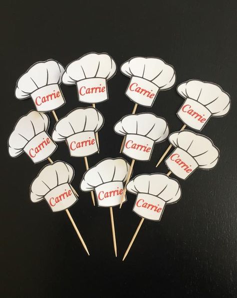 A great addition to your party theme dessert! Use it in Cupcakes, brownies, pastries and more Each order comes in 12 wooden picks with one color and one name. These are single-sided card stock. Font color can be changed just leave a note to seller Please allow 3-5 days before it can be shipped and Ratatouille Birthday, Baking Birthday Parties, Cooking Theme, Silhouette Cake Topper, Mini Chef, Silhouette Cake, Cooking Party, Chef Party, Football Theme Party