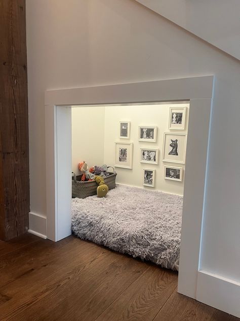 We may be in the dog days of summer, but these homeowners are giving their dogs the best life all year round with their own dedicated spaces underneath the #stairs. Both of these projects were part of whole house #remodels in the 2024 Alabama Remodeling Excellence Awards competition. See more at RemodelAlabama.com. Pics 1 & 2: Emmy May Design & Construction Management, LLC Pics 3 & 4: @lm_design_build_furnish #doghouse #dognook #gonetothedogs #dogdaysofsummer #alabamaremodelingexcellencea... Bedroom With Dog Area, Dog Rooms In House Ideas, Closet Dog House, Dog Cupboard Under Stairs, Dog Houses Under Stairs, Dog Room Basement, Dream Dog Room, Dog Nook Ideas Under Stairs, Dog Room In Basement