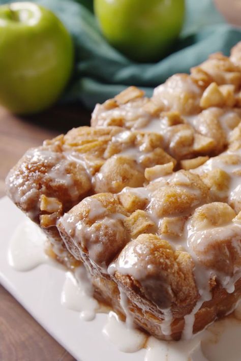 Apple Fritter Monkey Bread, Apple Fritter Bread, Apple Fritter, Canned Biscuits, Breakfast Sweets, Fritter Recipes, Apple Fritters, Bread Recipes Sweet, Monkey Bread