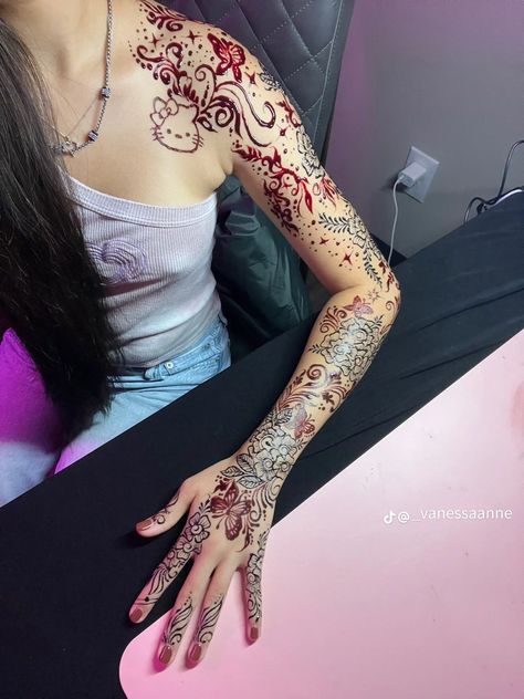 Henna Sleeve Tattoo Designs, Whole Arm Henna, Full Sleeve Henna Tattoo, Henna Sleeve Designs, Henna Designs Arm Sleeve, Full Arm Henna Designs, Henna Arm Sleeve, Henna Sleeve Tattoos For Women, Red And Black Henna