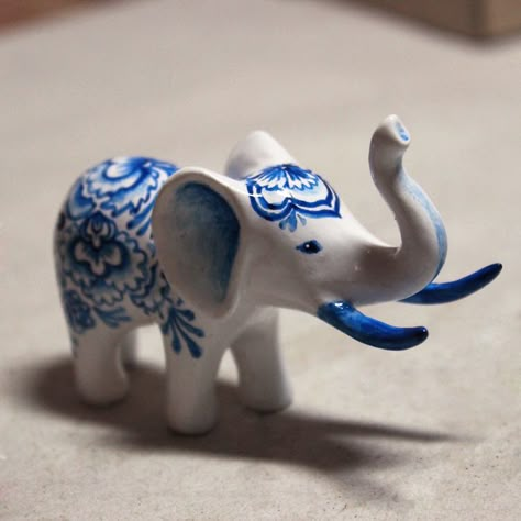 Painted Elephant Figurine, Ceramic Elephant Painted, Elephant Ceramics Pottery, Ceramic Elephant Sculpture, Air Dry Clay Elephant, Ceramics Elephant, Elephant Clay, Mini Clay Art, Elephant Ceramics