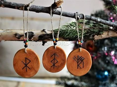 Rune ornaments. Natural Tree Decorations, Runes Protection, Norse Home, Yule Ideas, Yule Ornaments, Yule Traditions, Yule Decor, Viking Christmas, Yule Crafts