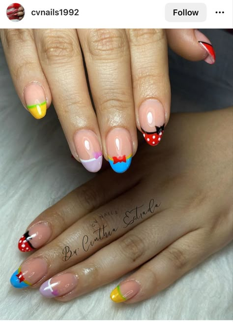 Disney French Tip Nail Designs, Disney Nails Donald Duck, Disney Tip Nails, Disney Princess French Tip Nails, Short Disney Acrylic Nails, Disney Nail Tips, Disney Princess Nails Simple, Disney Wish Nails, Spring Nails Disney