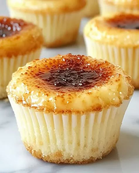 Discover how to make Crème Brûlée Cheesecake Cupcakes—a delicious dessert combining creamy cheesecake with a caramelized sugar crust. Best Creme Brulee, Best Creme Brulee Recipe, Mousse Parfait, Cheesecake Cupcakes Recipe, Cupcake Cheesecake, Creme Brulee Cheesecake, Creme Brulee Recipe, Brulee Recipe, Pudding Mousse